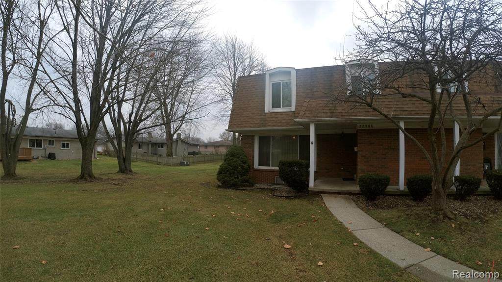 32806 Barclay Sq - Photo 1