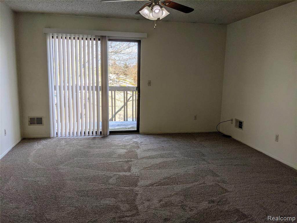 1174 Hillcrest Dr - Photo 1
