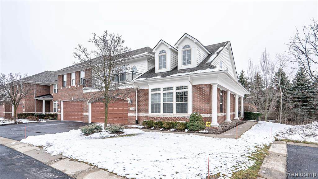 7305 Gateway Drive - Photo 1