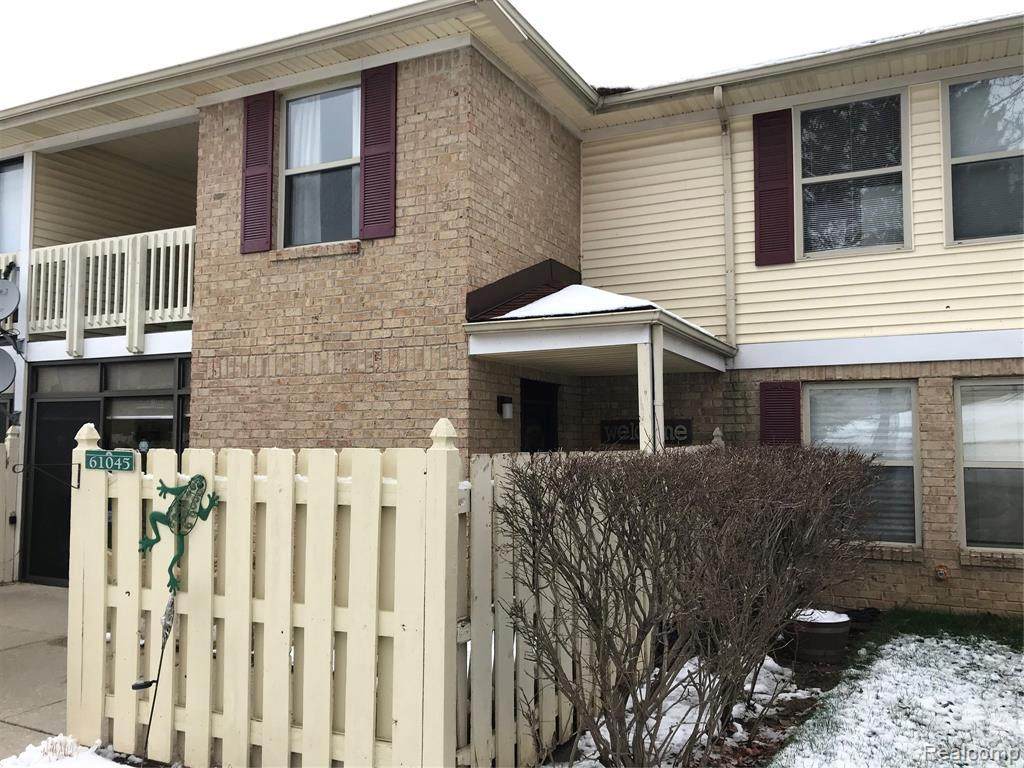 61045 Greenwood Dr - Photo 1