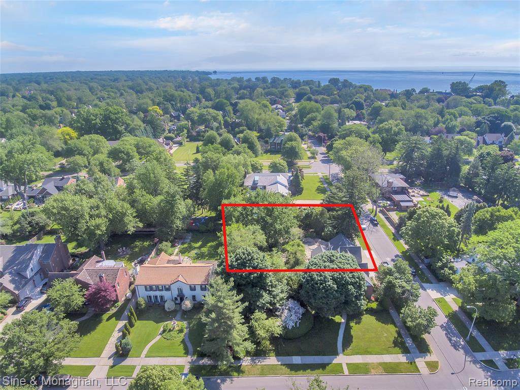704 Lakepointe Street - Photo 1