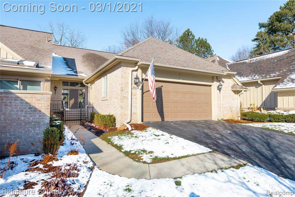 2489 Hickory Glen Drive - Photo 1
