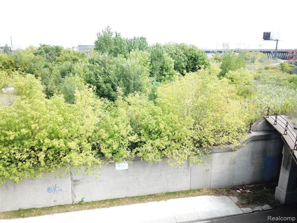 6200 Russell - Photo 1