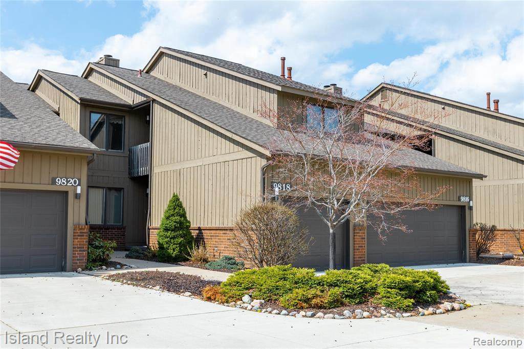 9818 Hawthorn Glen - Photo 1