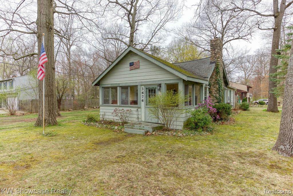 3676 Woodview Avenue - Photo 1