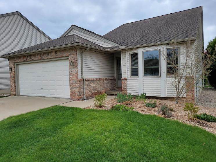 352 Cottonwood Lane - Photo 1