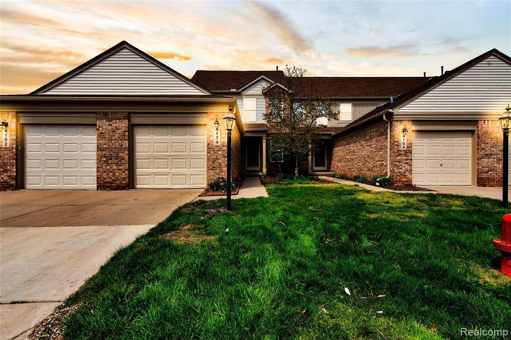 4174 Hunters Cir - Photo 1