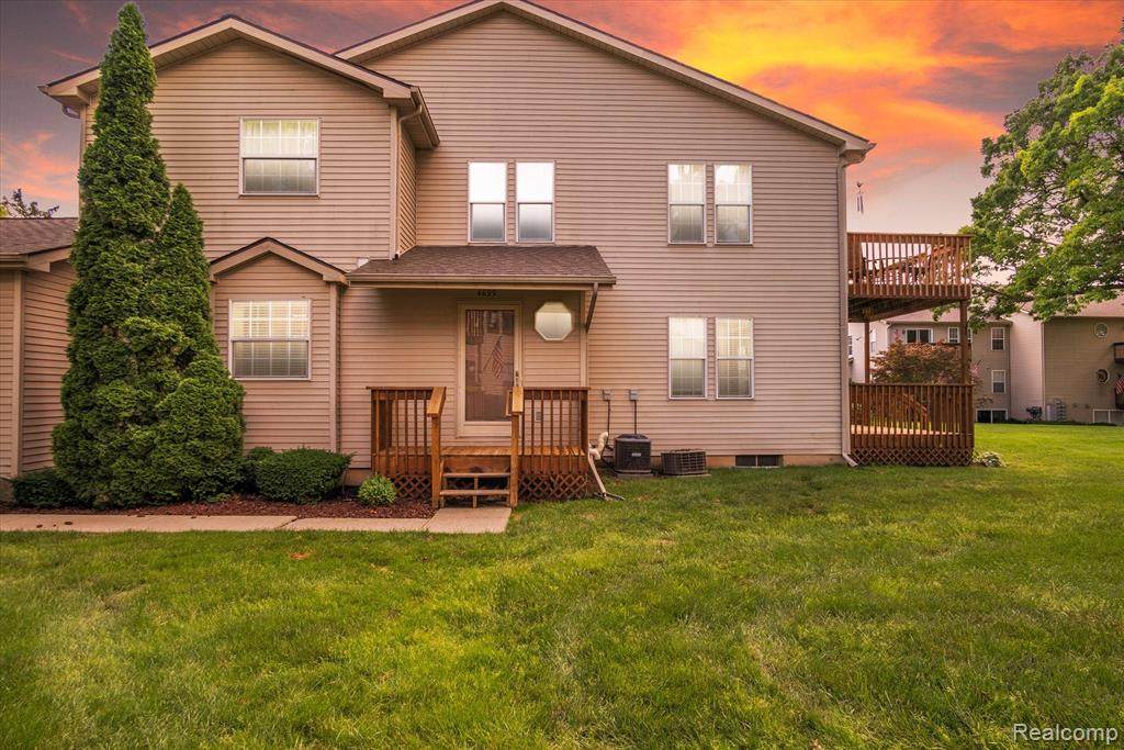 4899 Oak Hill Drive - Photo 1