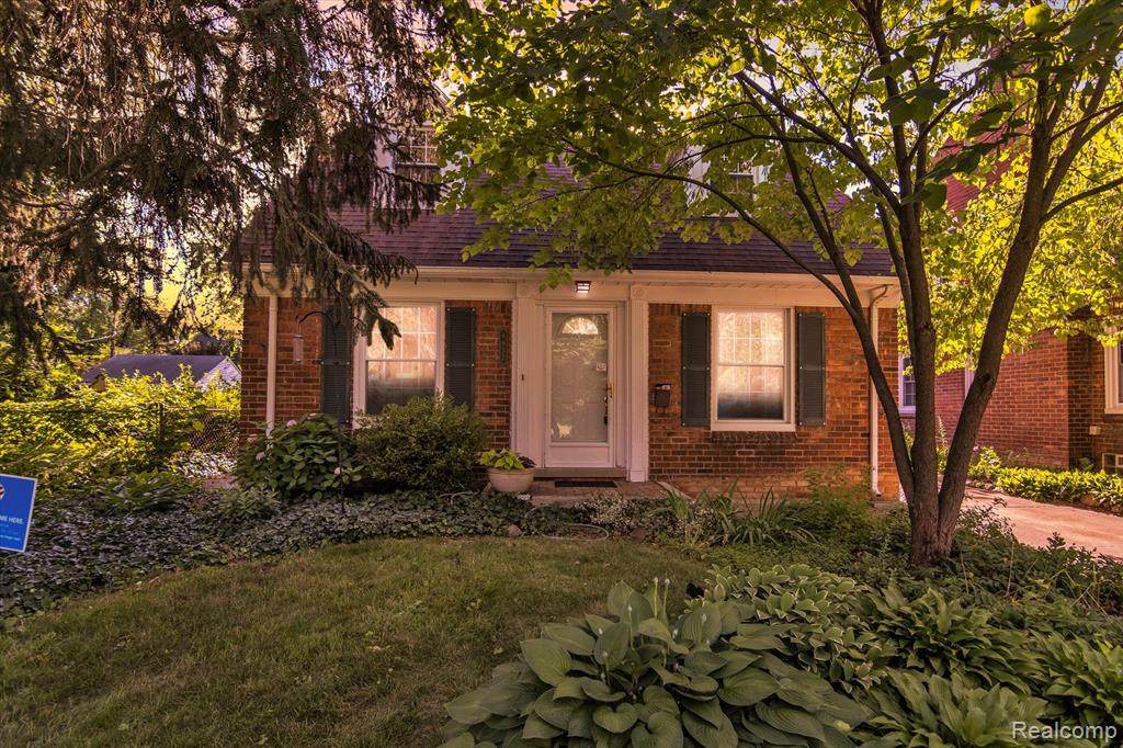 9837 Melrose Street - Photo 1