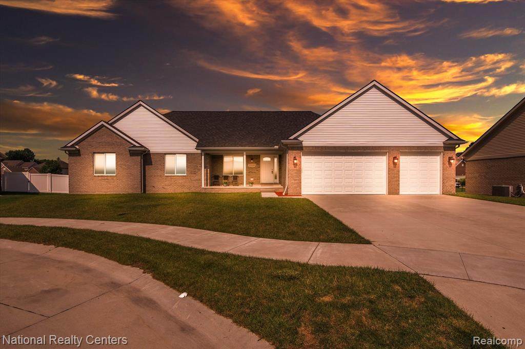 33436 Royal Park Drive - Photo 1