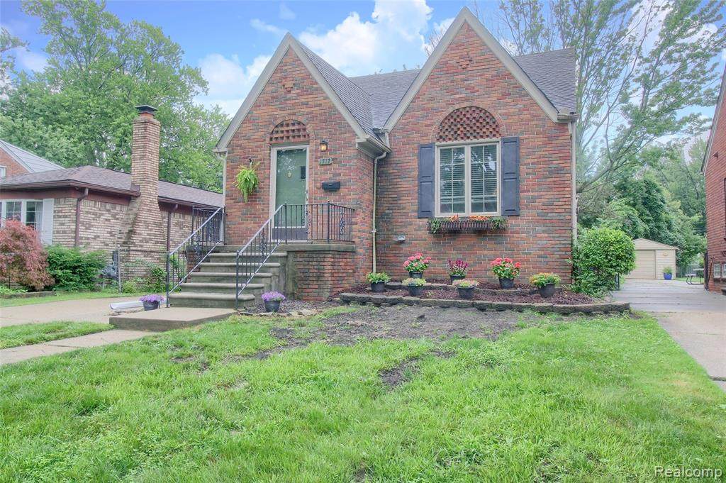 1777 Hampton - Photo 1