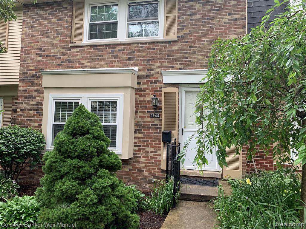 1646 Brentwood Drive - Photo 1