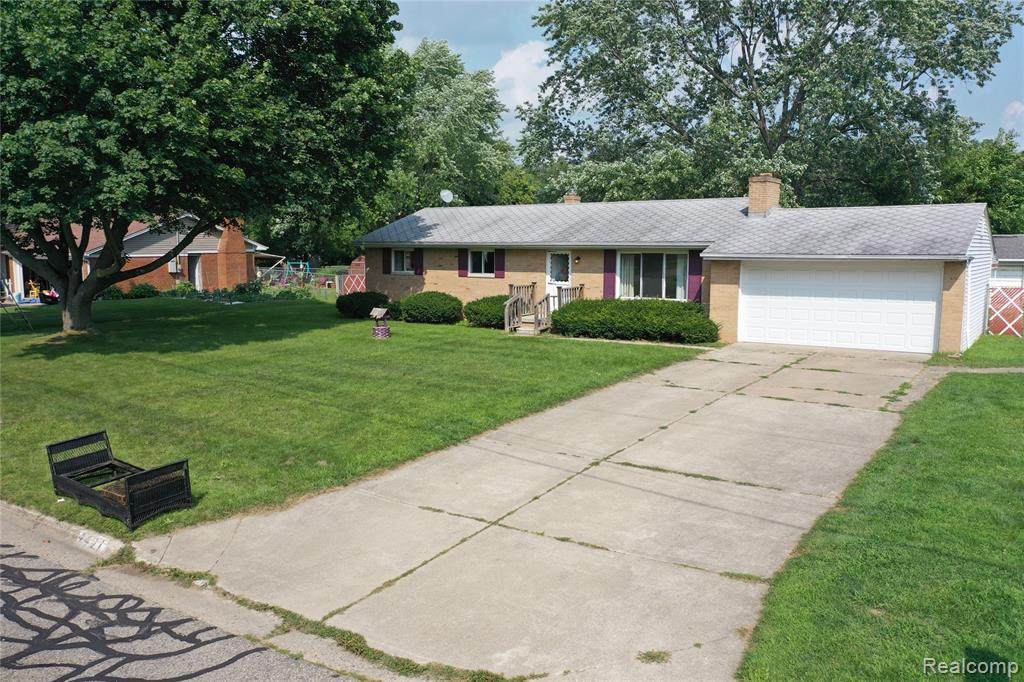 4421 Lawnwood Lane - Photo 1