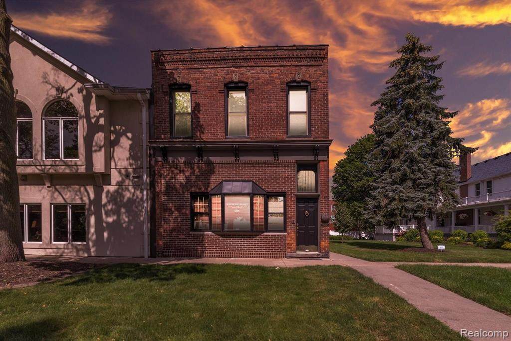 2660 Riverside Drive - Photo 1