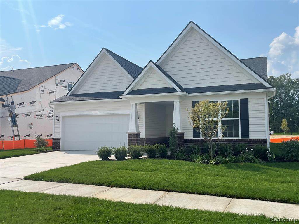 3327 Roslyn Drive - Photo 1
