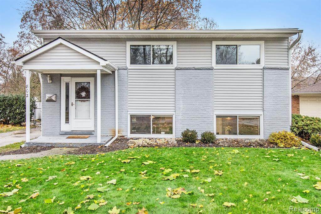 802 Panorama Drive - Photo 1