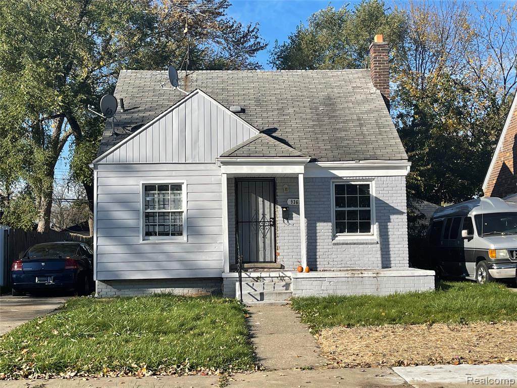 19361 Dwyer Street - Photo 1