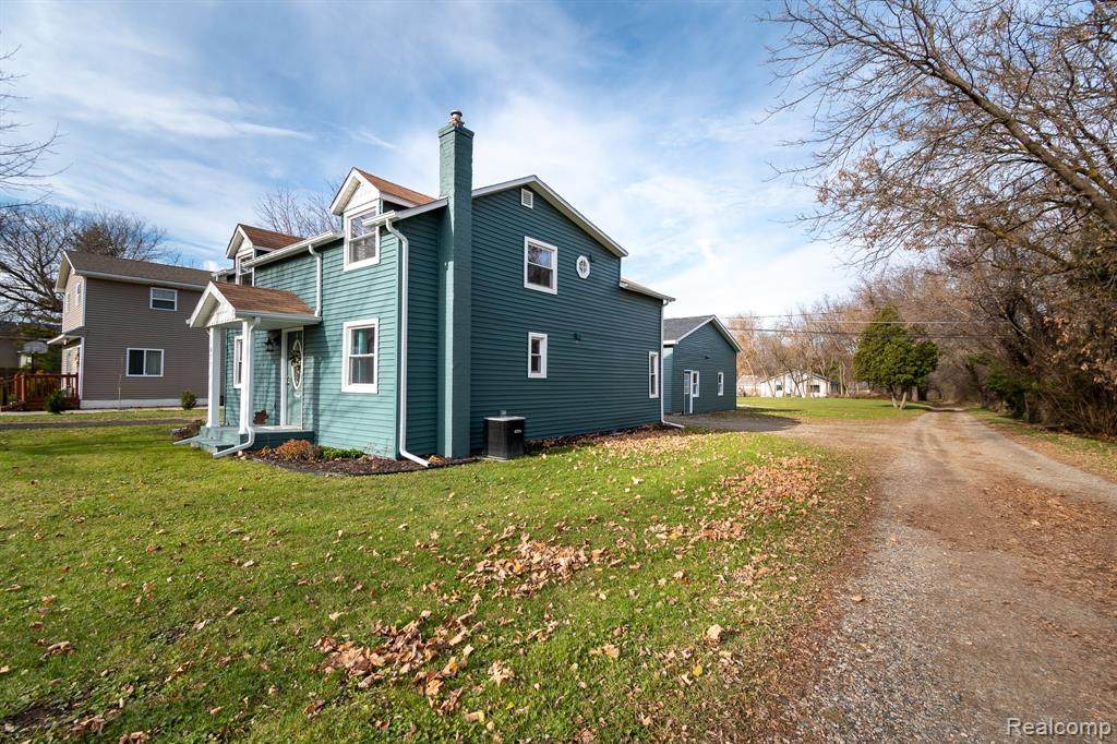 1675 Bowers Road - Photo 1