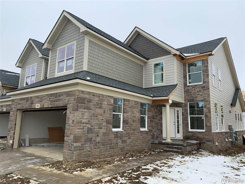 3091 Spurway Drive - Photo 1