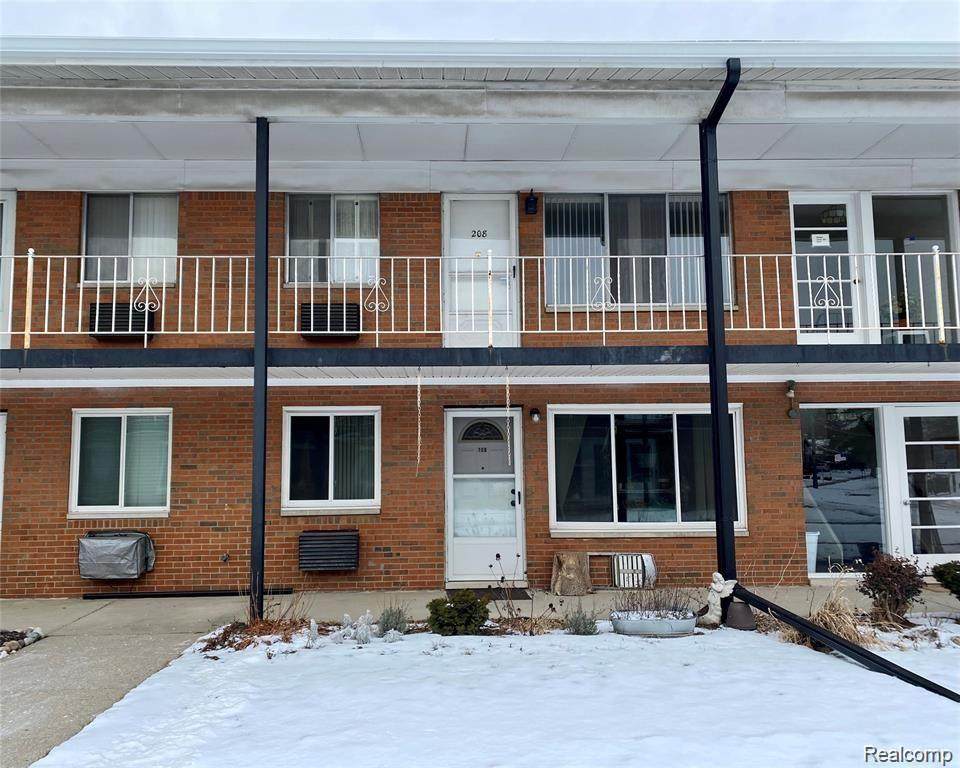 2215 Clawson Avenue - Photo 1