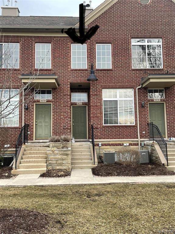 1432 Crimson Way - Photo 1