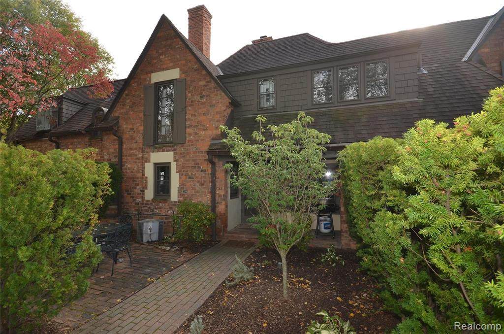 1060 Wimbleton Drive - Photo 1