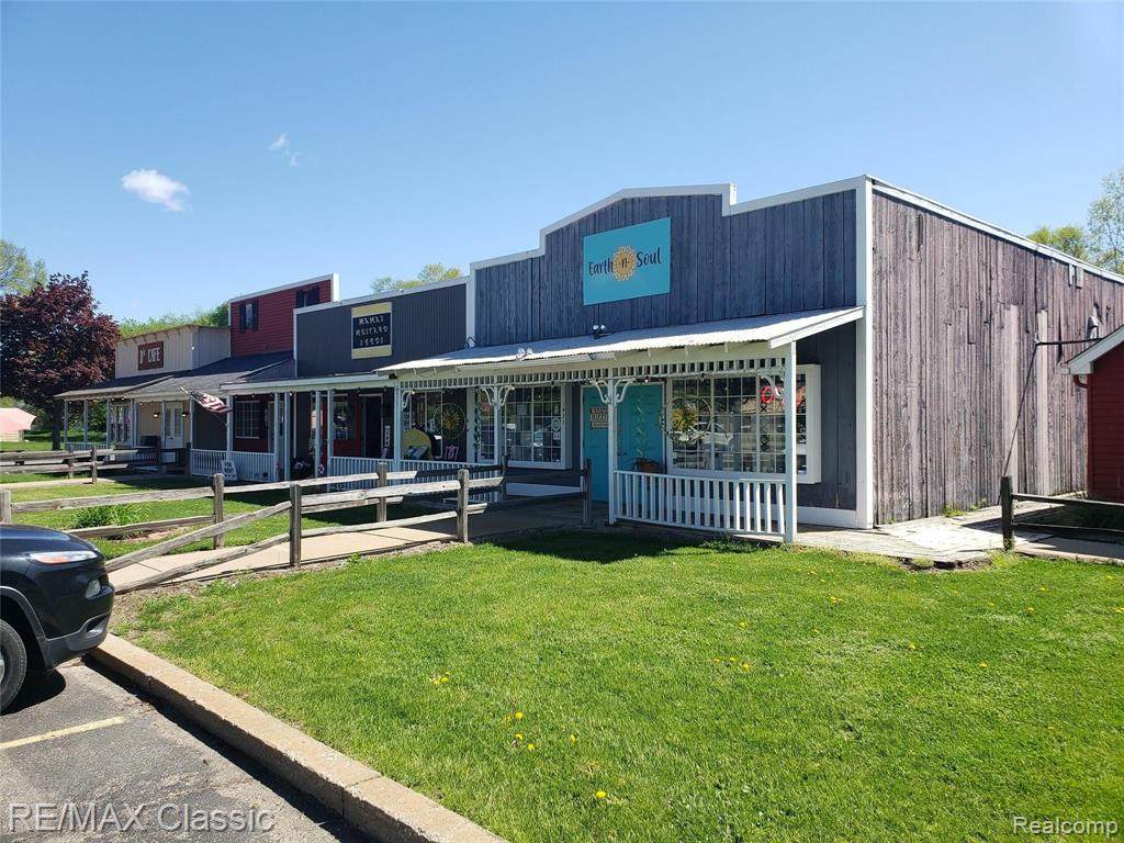 1423 Milford Road - Photo 1