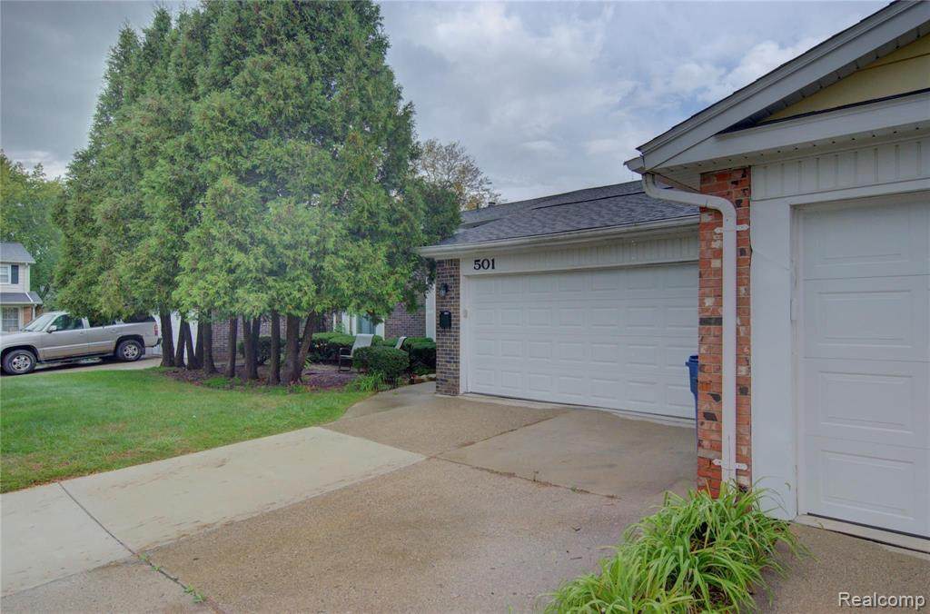 501 Dorset Circle - Photo 1