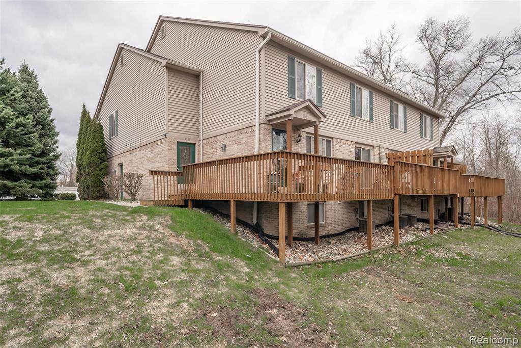 1087 Old Leake - Photo 1