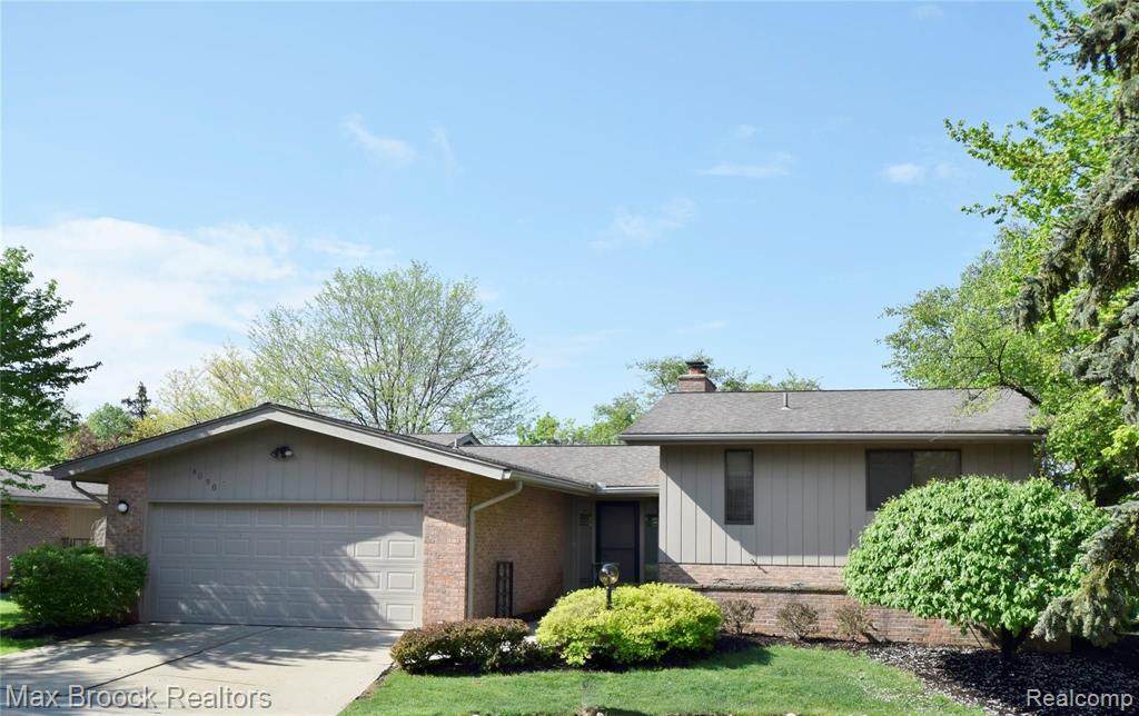 4090 Saint Andrews - Photo 1