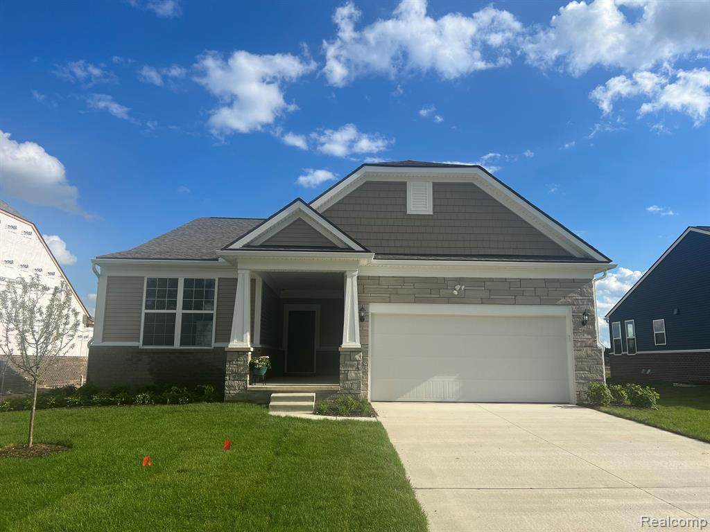 3271 Roslyn - Photo 1