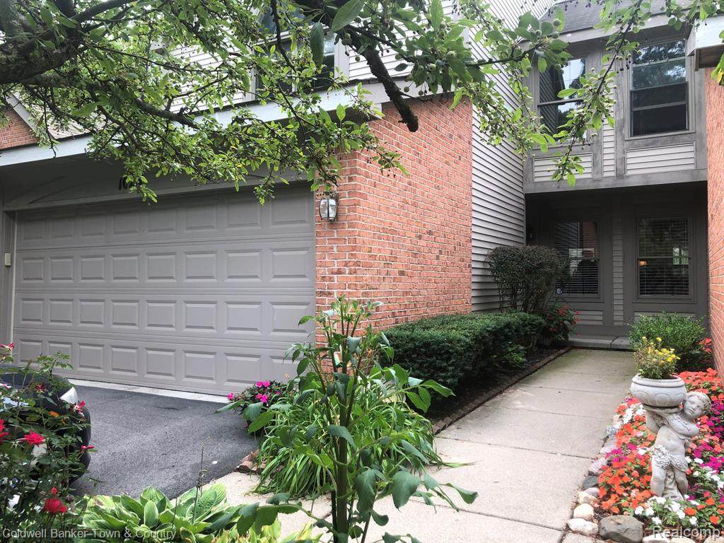 1024 Rosewood - Photo 1