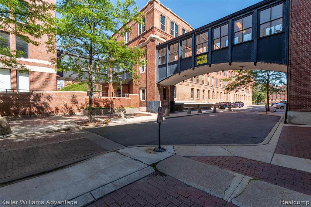200 River Place Drive - Photo 1