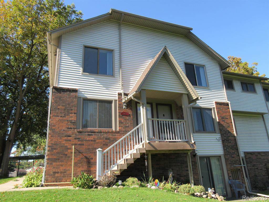 7220 Bluewater Drive - Photo 1