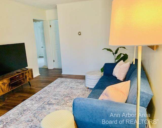 125 Glendale Drive - Photo 1