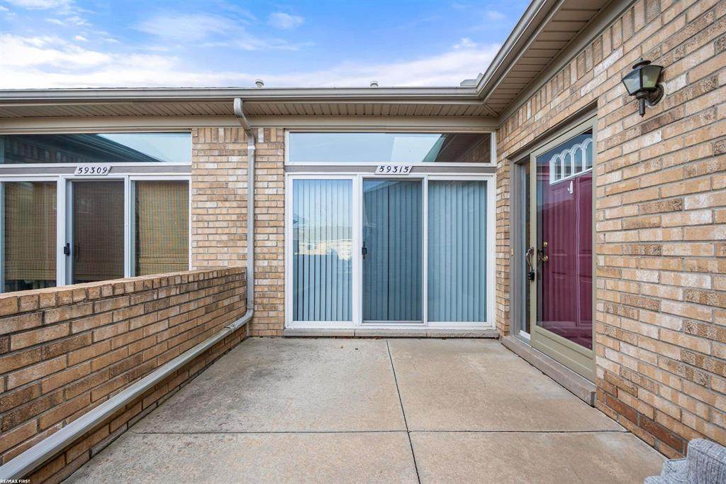 59315 Royal Oak Ct - Photo 1