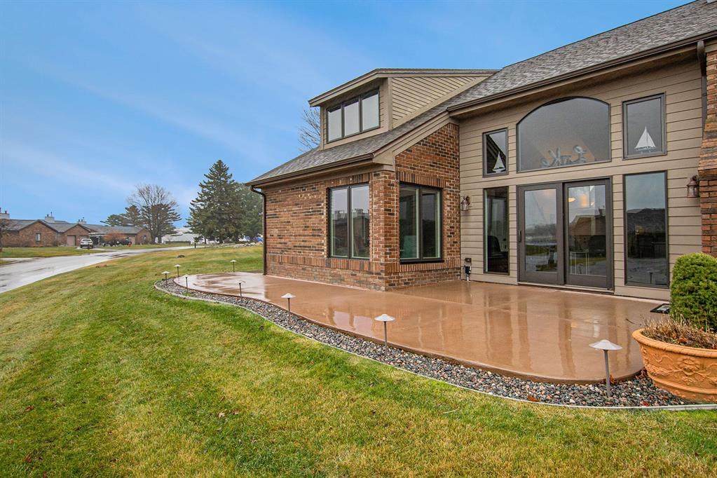 209 Harbor Drive - Photo 1