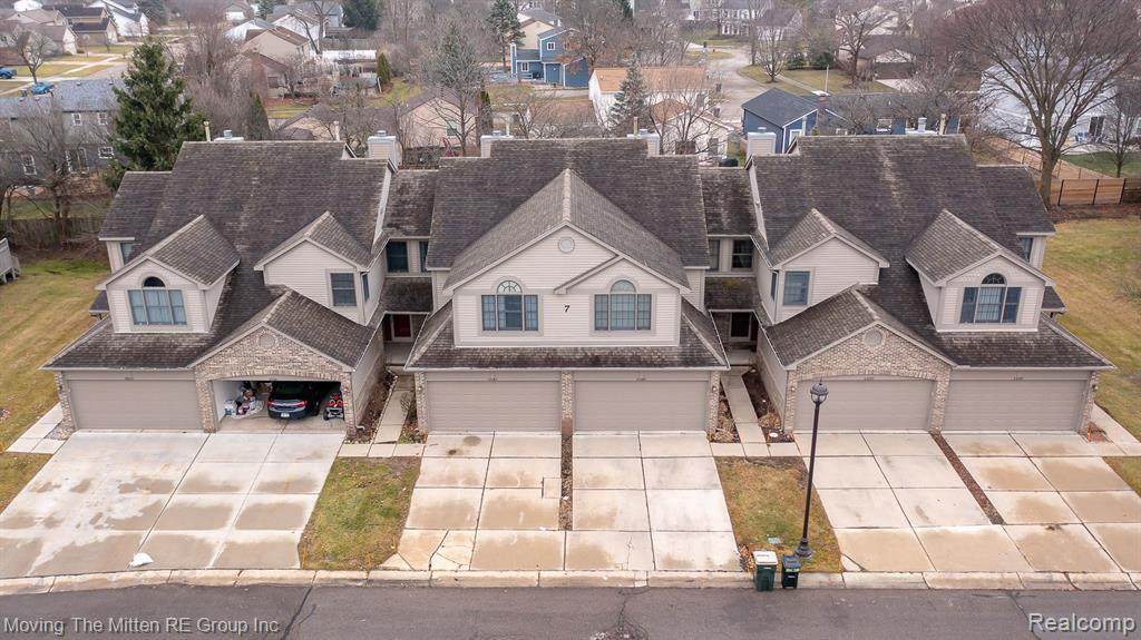 45085 Horseshoe Circle - Photo 1