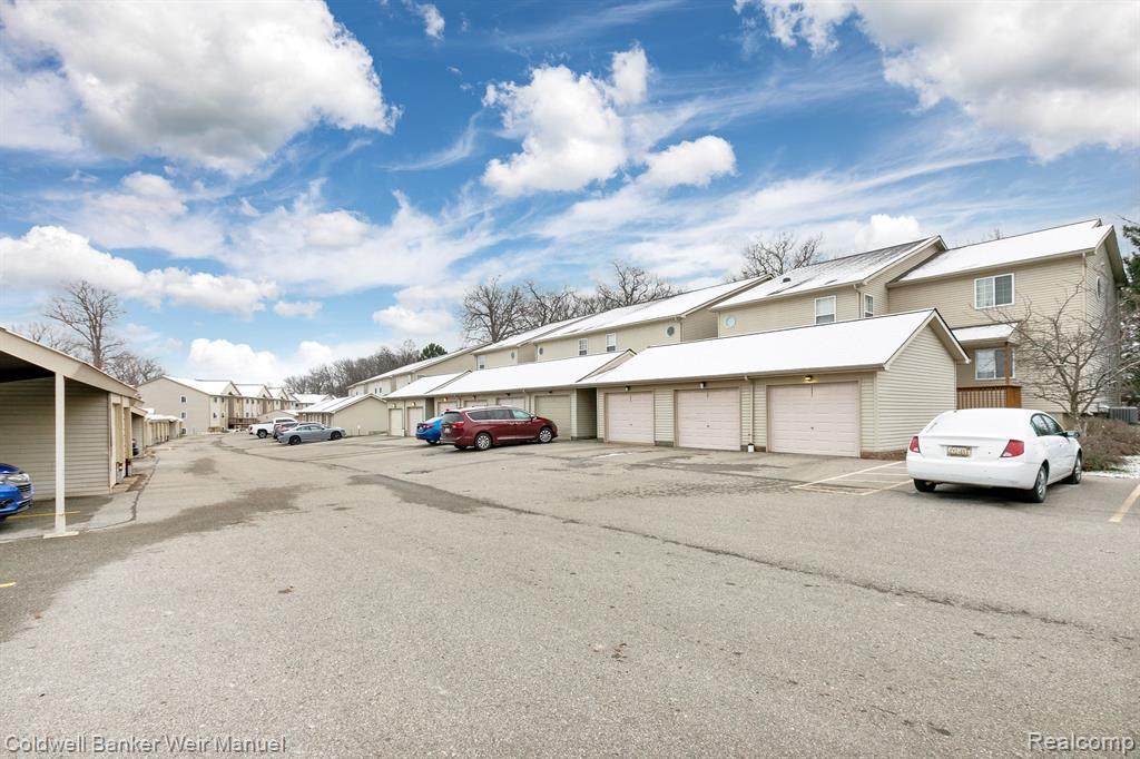 4989 Oak Hill Drive - Photo 1