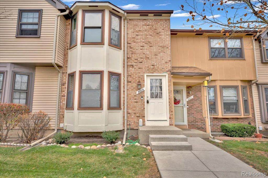 3009 Debra - Photo 1