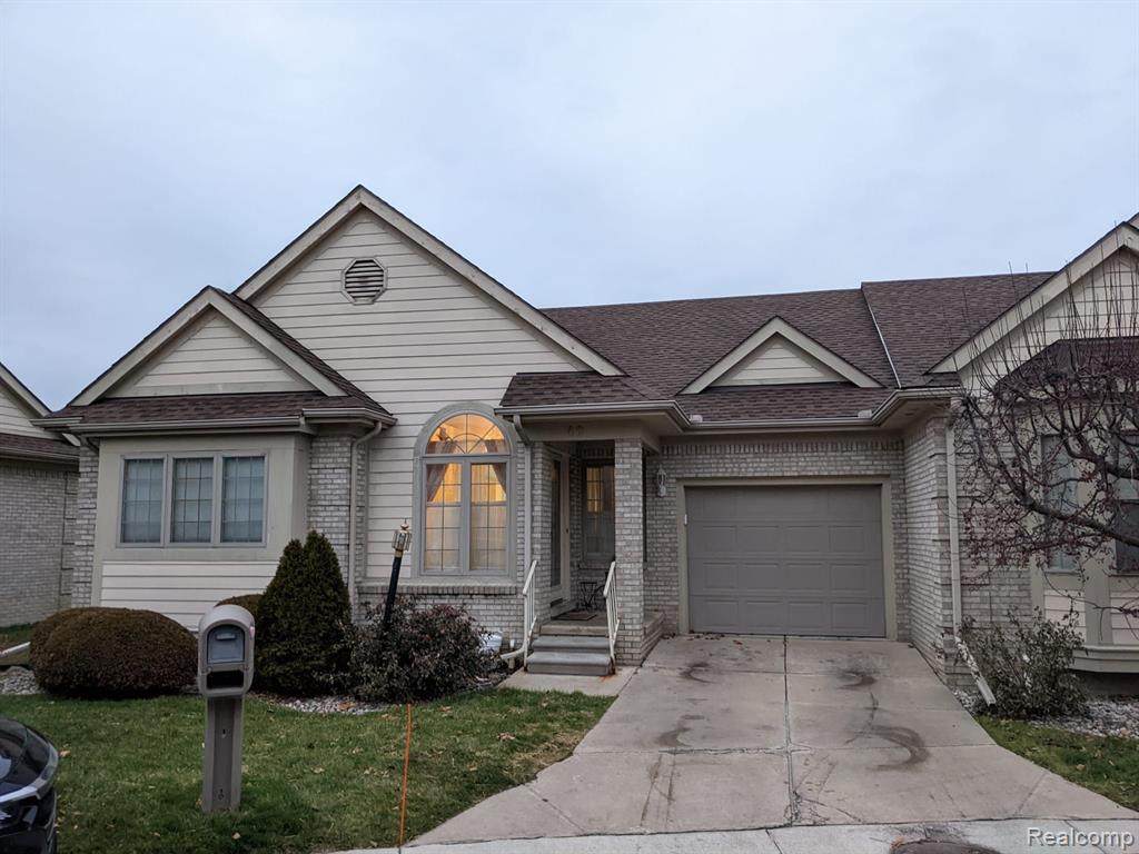 40 Hickory - Photo 1