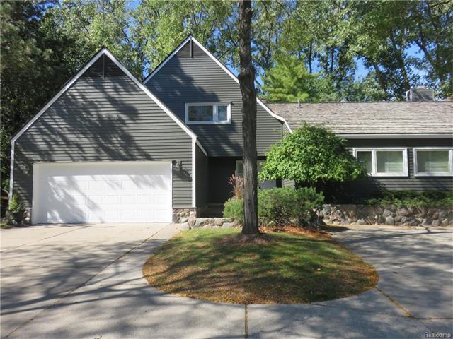 7470 Pinehurst Cir - Photo 1