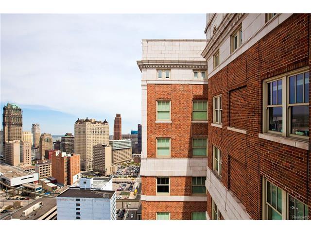 525 Lafayette Blvd - Photo 1