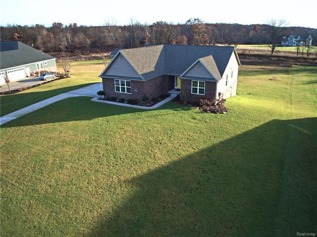 301 Lenox Ln - Photo 1