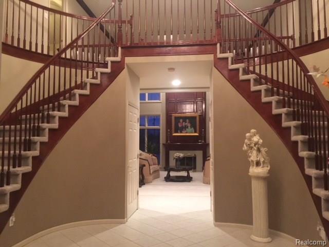 131 Madison Crt - Photo 1
