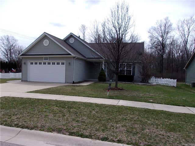 1001 Cottagewood Ln - Photo 1