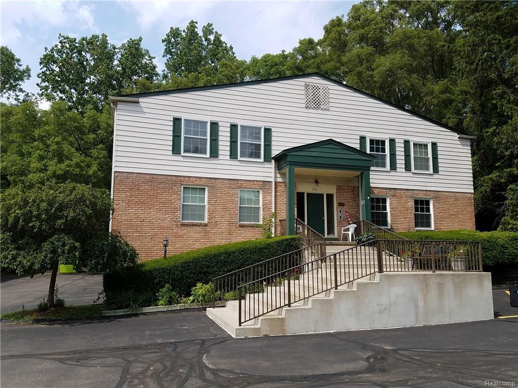 531 University Dr - Photo 1