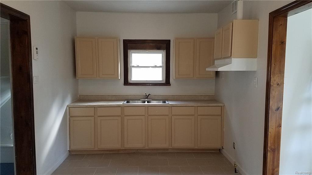 15509 Heyden St - Photo 1