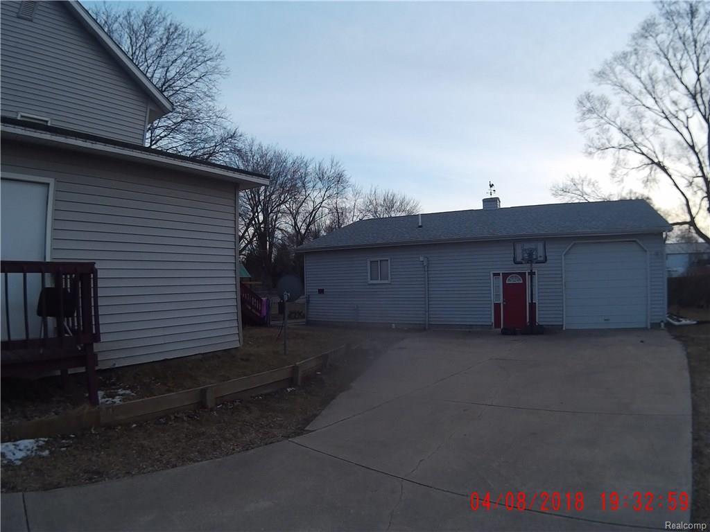 4876 Dixie Hiwy - Photo 1