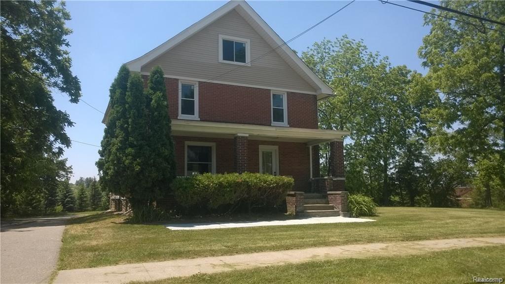 141 Elizabeth St - Photo 1